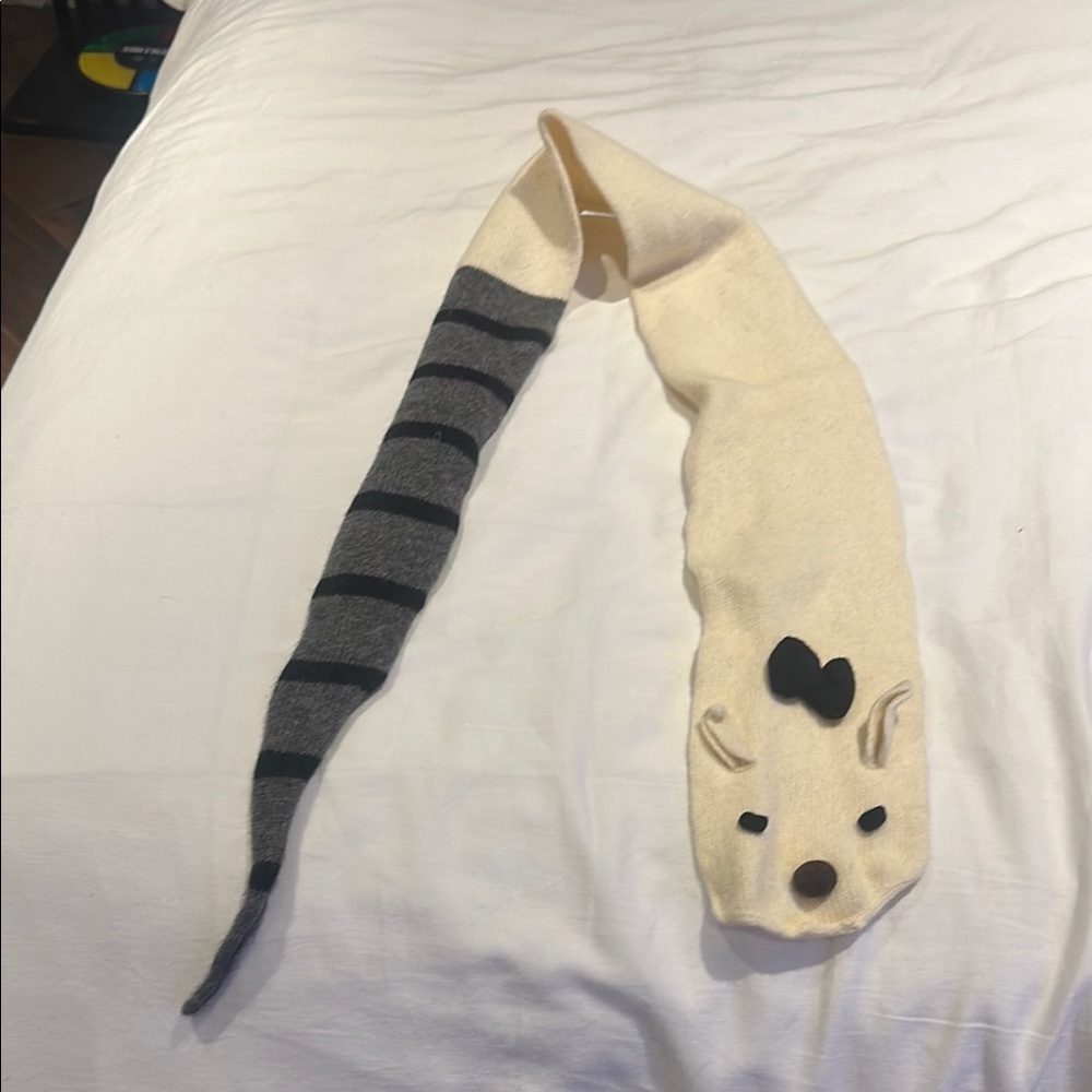 Purchased in Italy, made in Italy kids scarf.  100% wool.